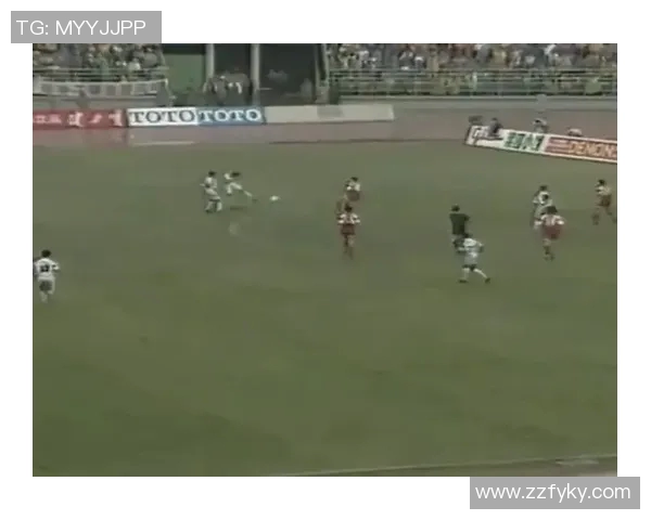 80年代足球左后卫球星风采回顾与传奇影响分析 80年代足球左后卫球星风采回顾与传奇影响分析